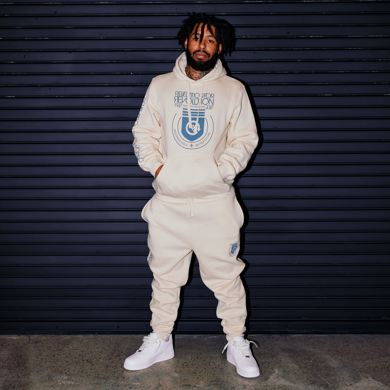 REVOLUTIONARY PULLOVER HOODIE - WHITECAP GRAY