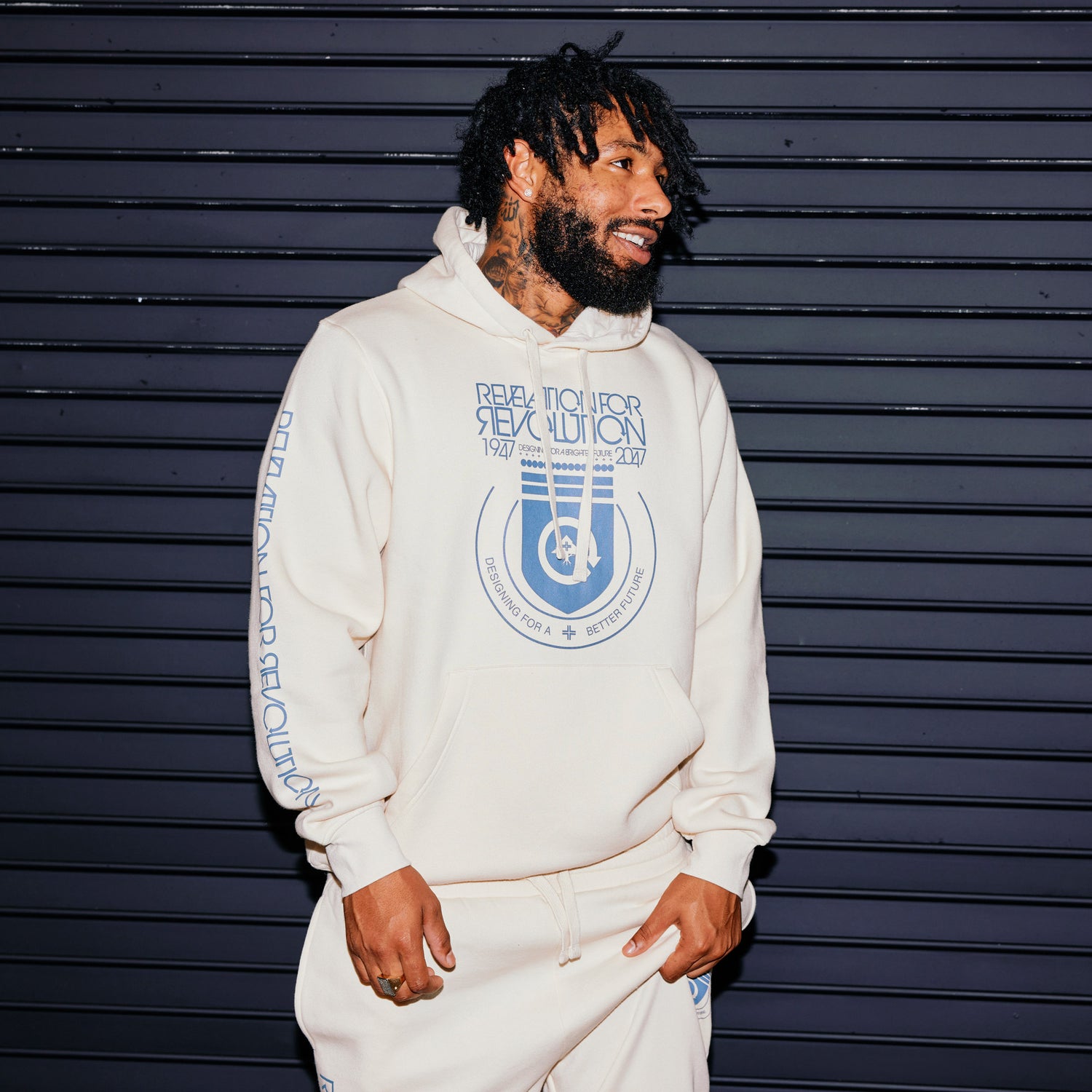 REVOLUTIONARY PULLOVER HOODIE - WHITECAP GRAY