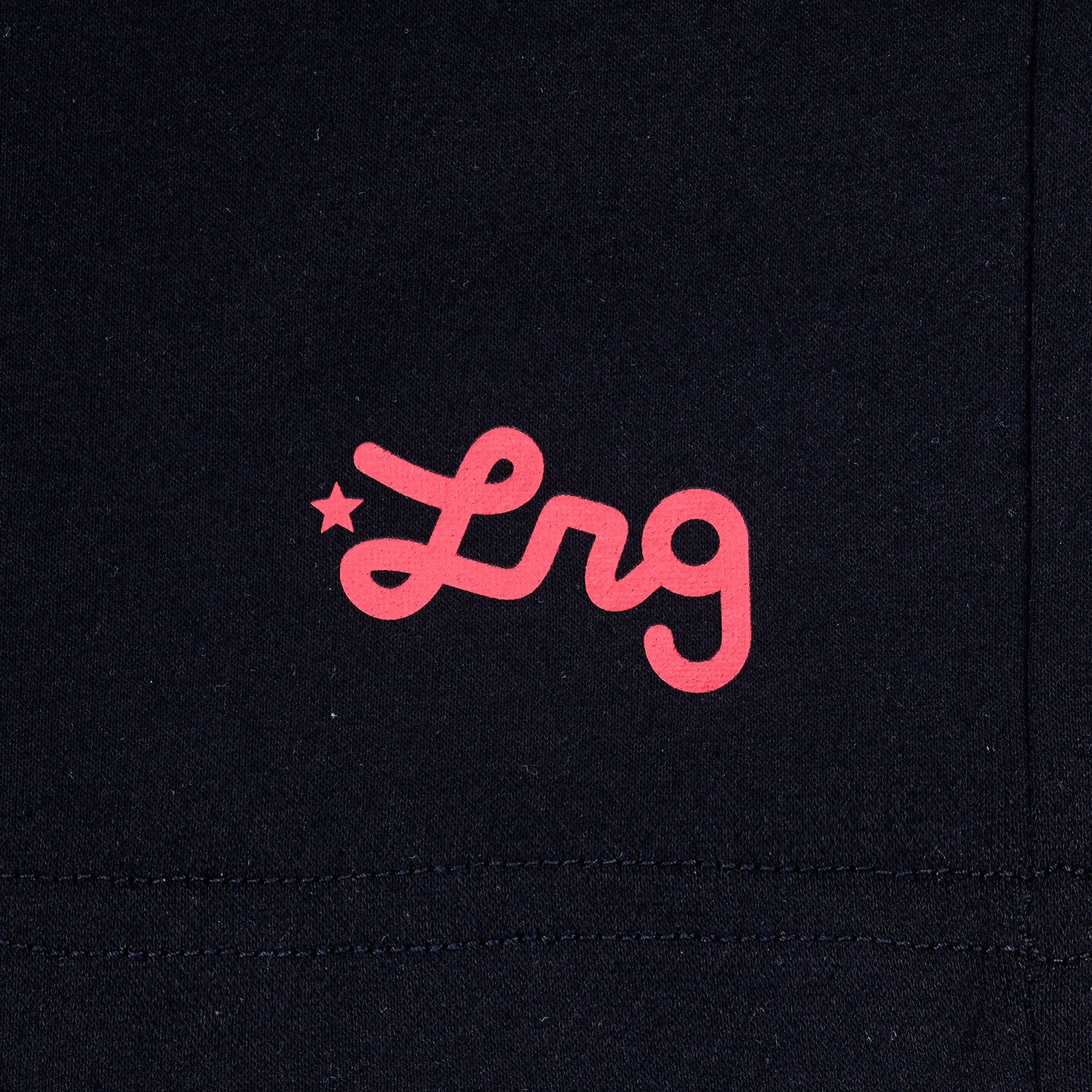 LIFTED SCRIPT SHORT - Black/Red