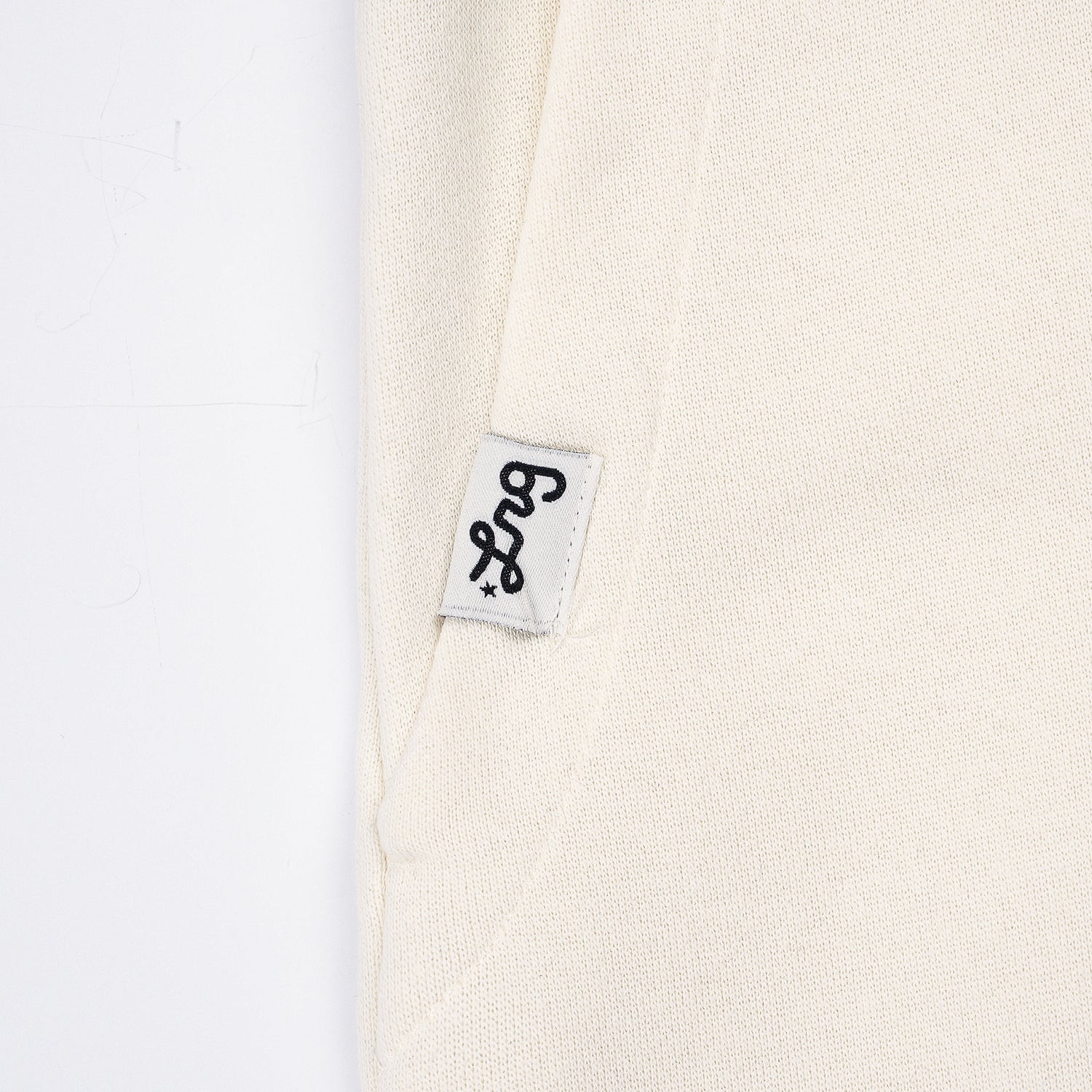 LIFTED SCRIPT SHORT - Off White