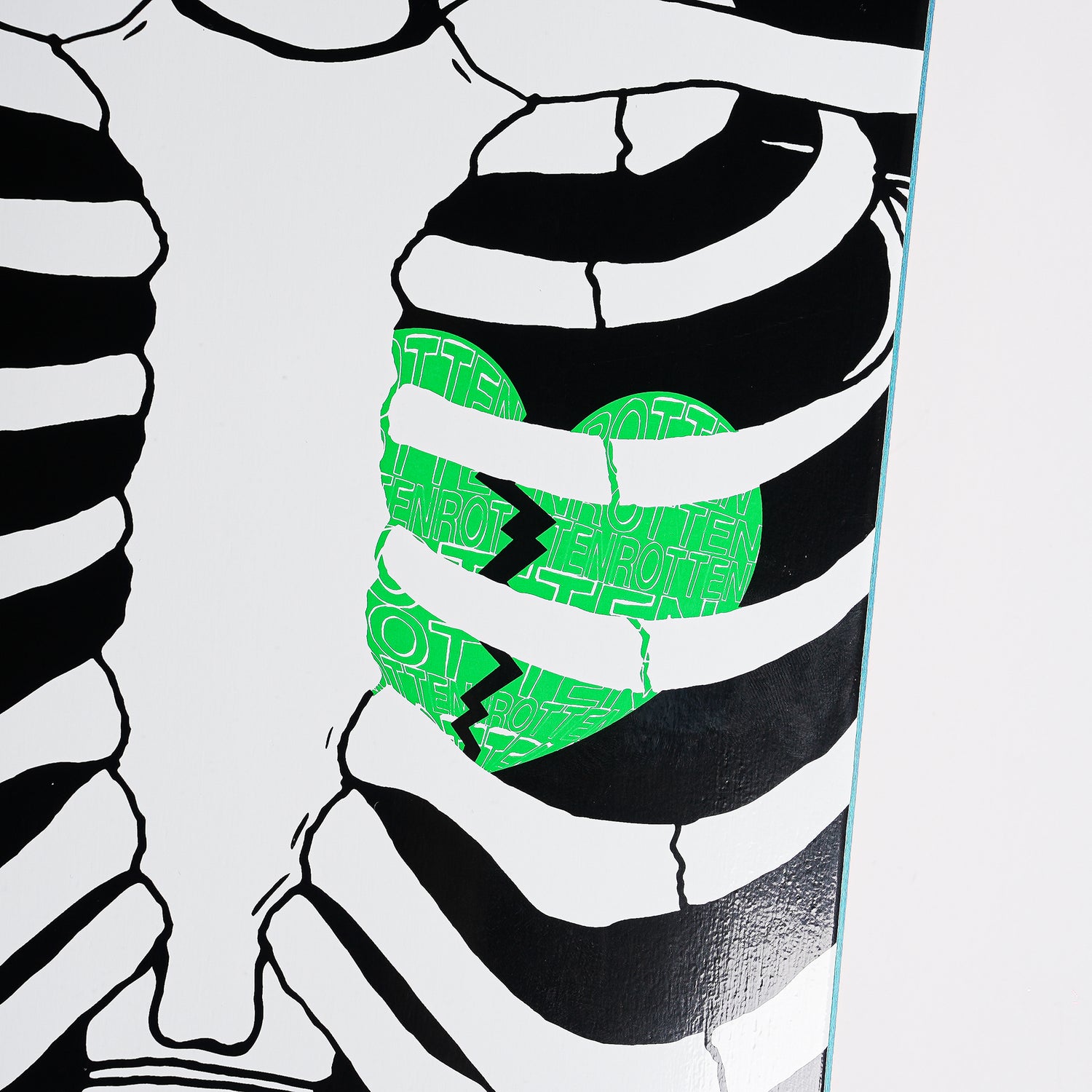 STREETWEAR IS DEAD SKATEBOARD - BLACK