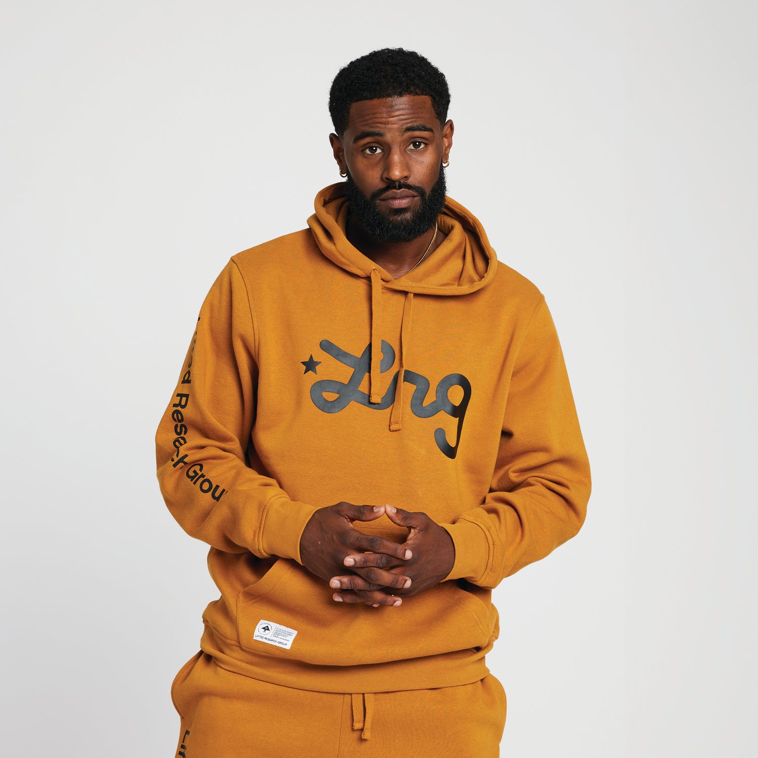 LIFTED SCRIPT PULLOVER HOODIE - WHEAT