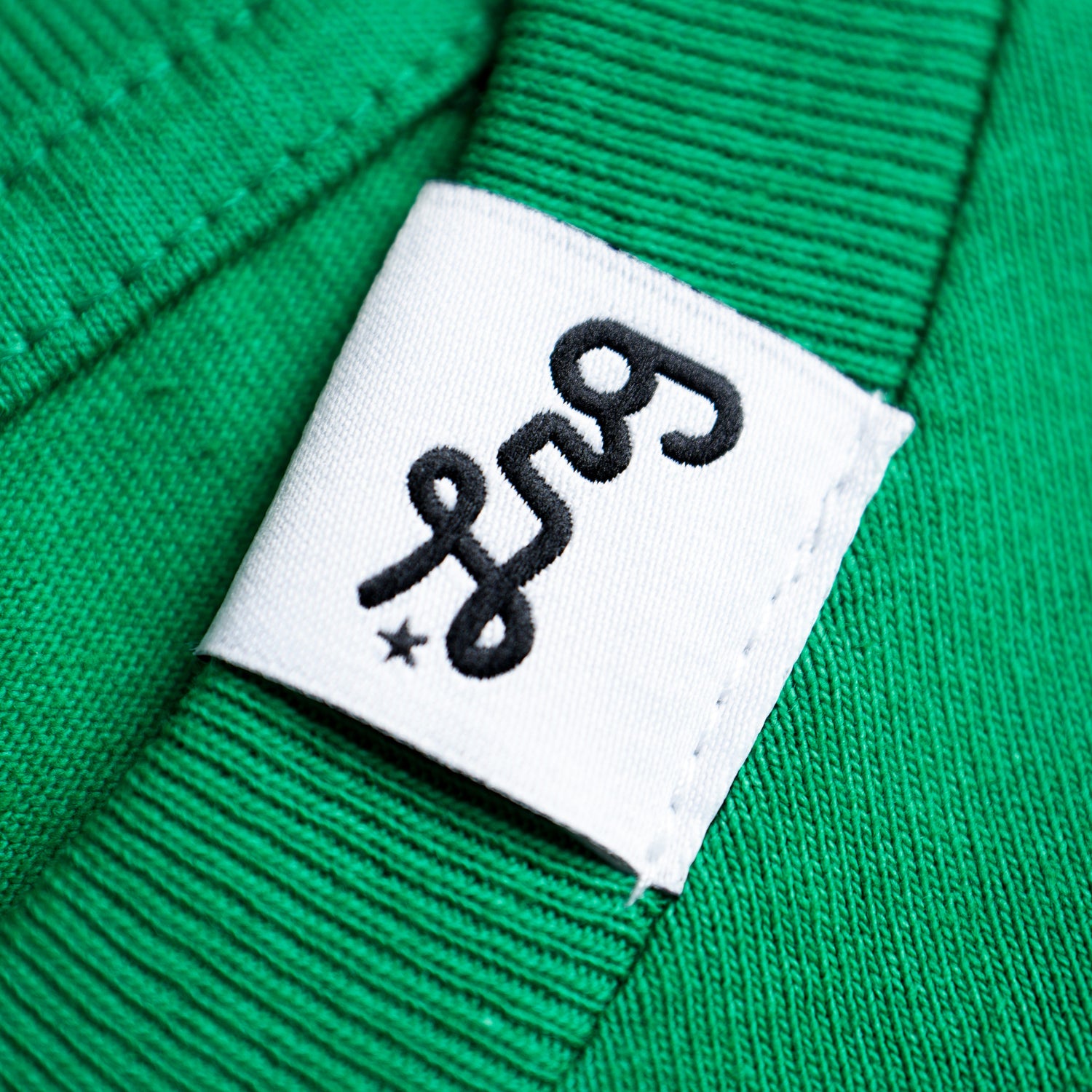 PINK ROOTS TEE - Kelly Green