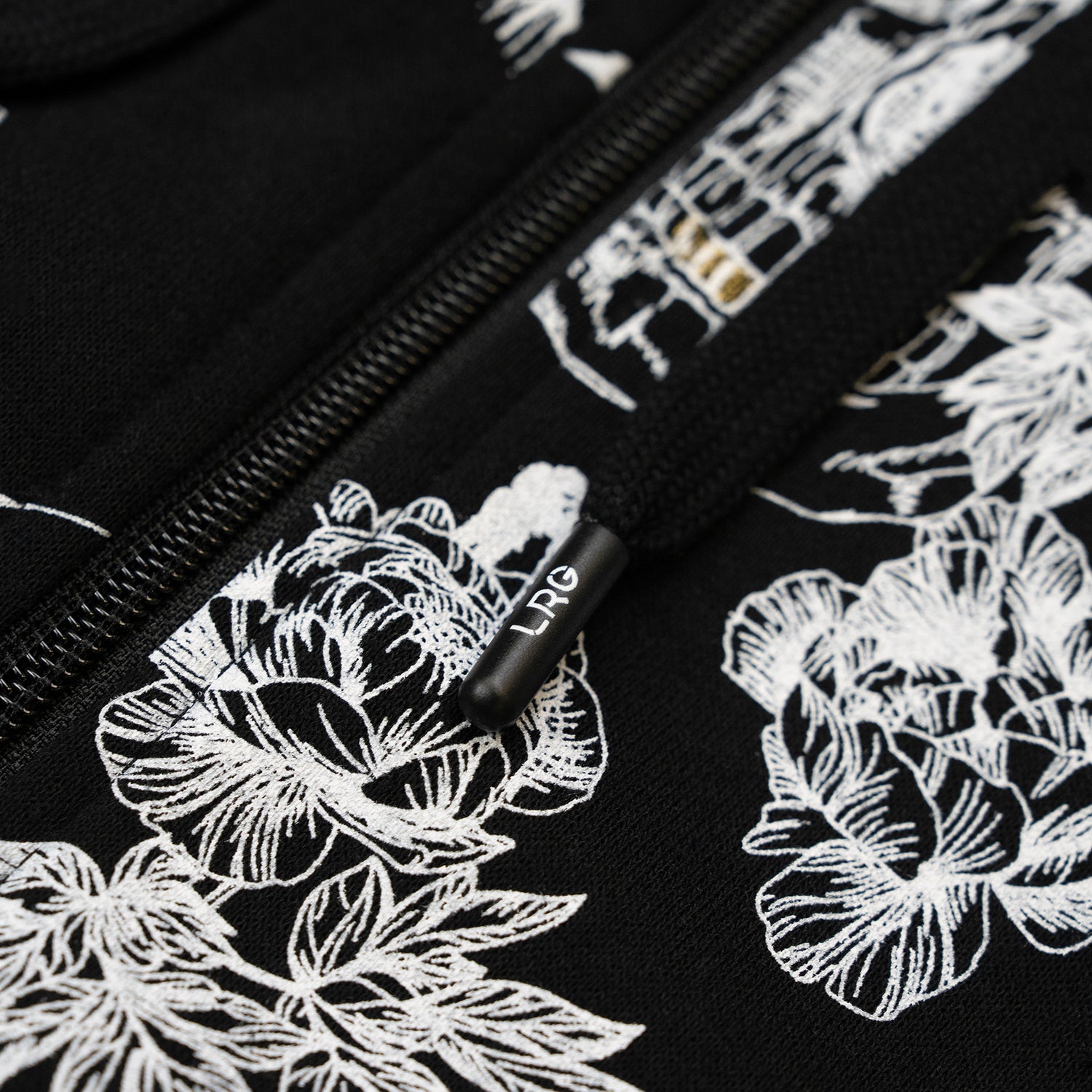 SKULL UTOPIA ZIP SWEATSHIRT - BLACK