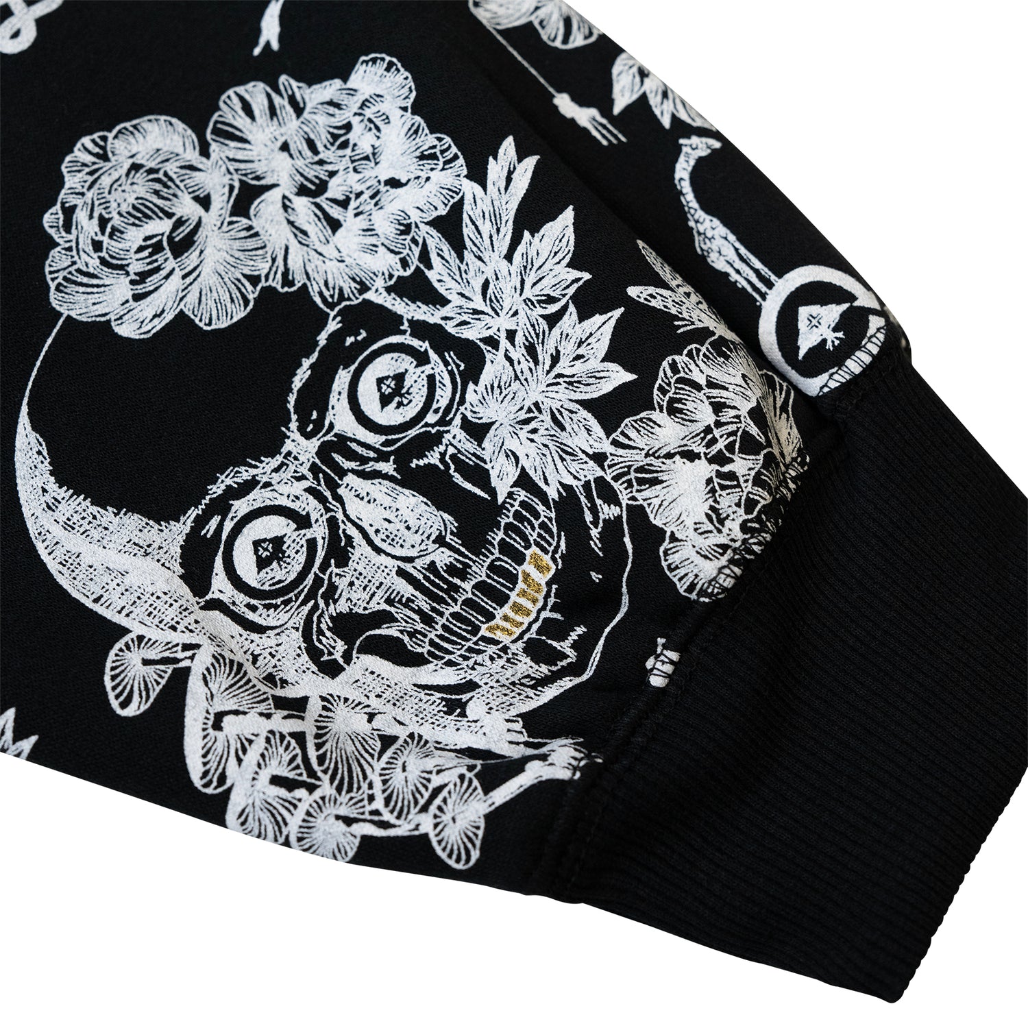 SKULL UTOPIA ZIP SWEATSHIRT - BLACK