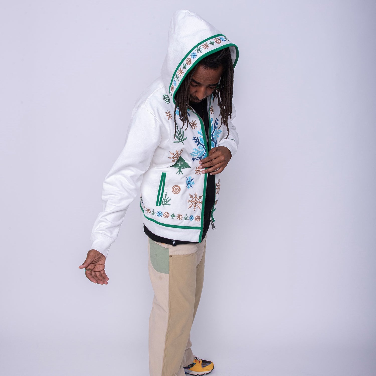 ROUND 2 EMBROIDERY ZIP HOODIE - WHITE
